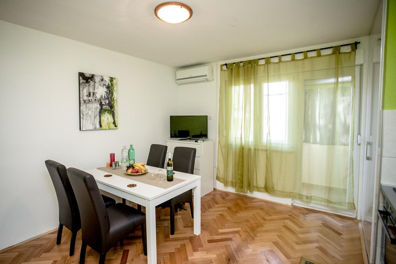 Apartment Omis Holiday Eksteriør bilde