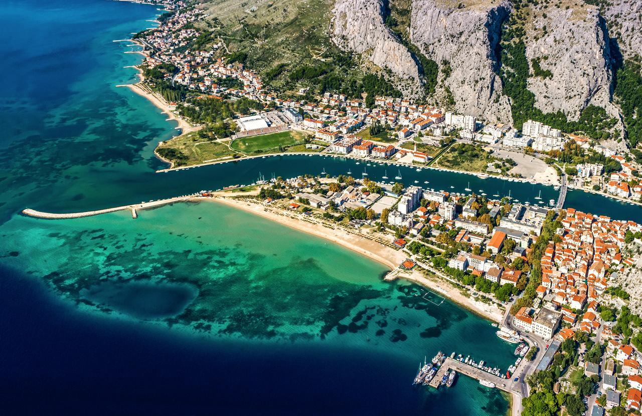 Apartment Omis Holiday Eksteriør bilde