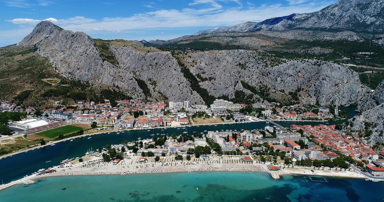 Apartment Omis Holiday Eksteriør bilde