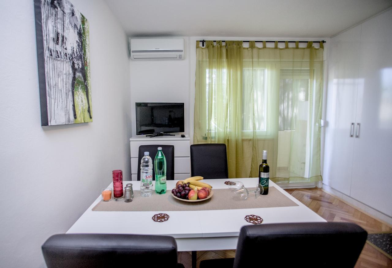 Apartment Omis Holiday Eksteriør bilde