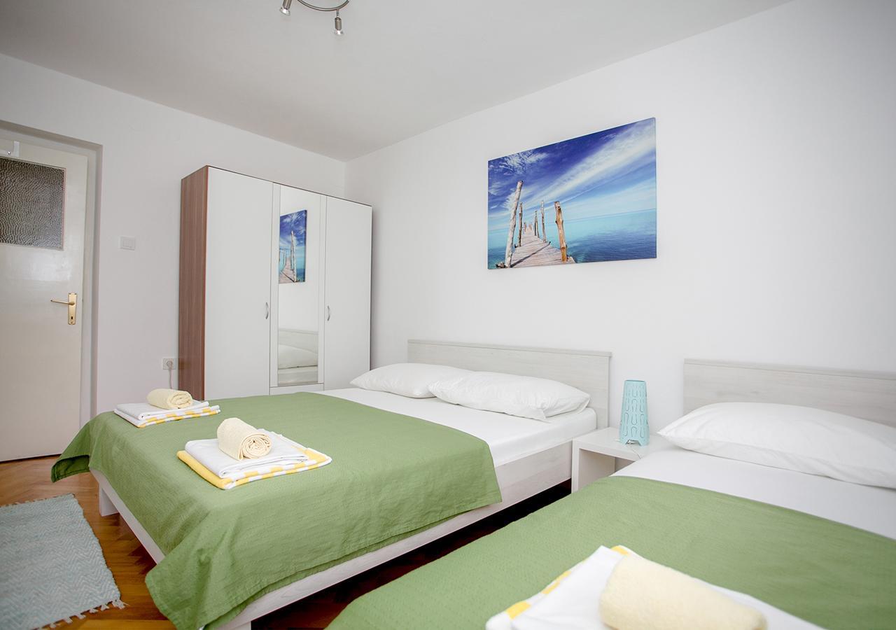 Apartment Omis Holiday Eksteriør bilde