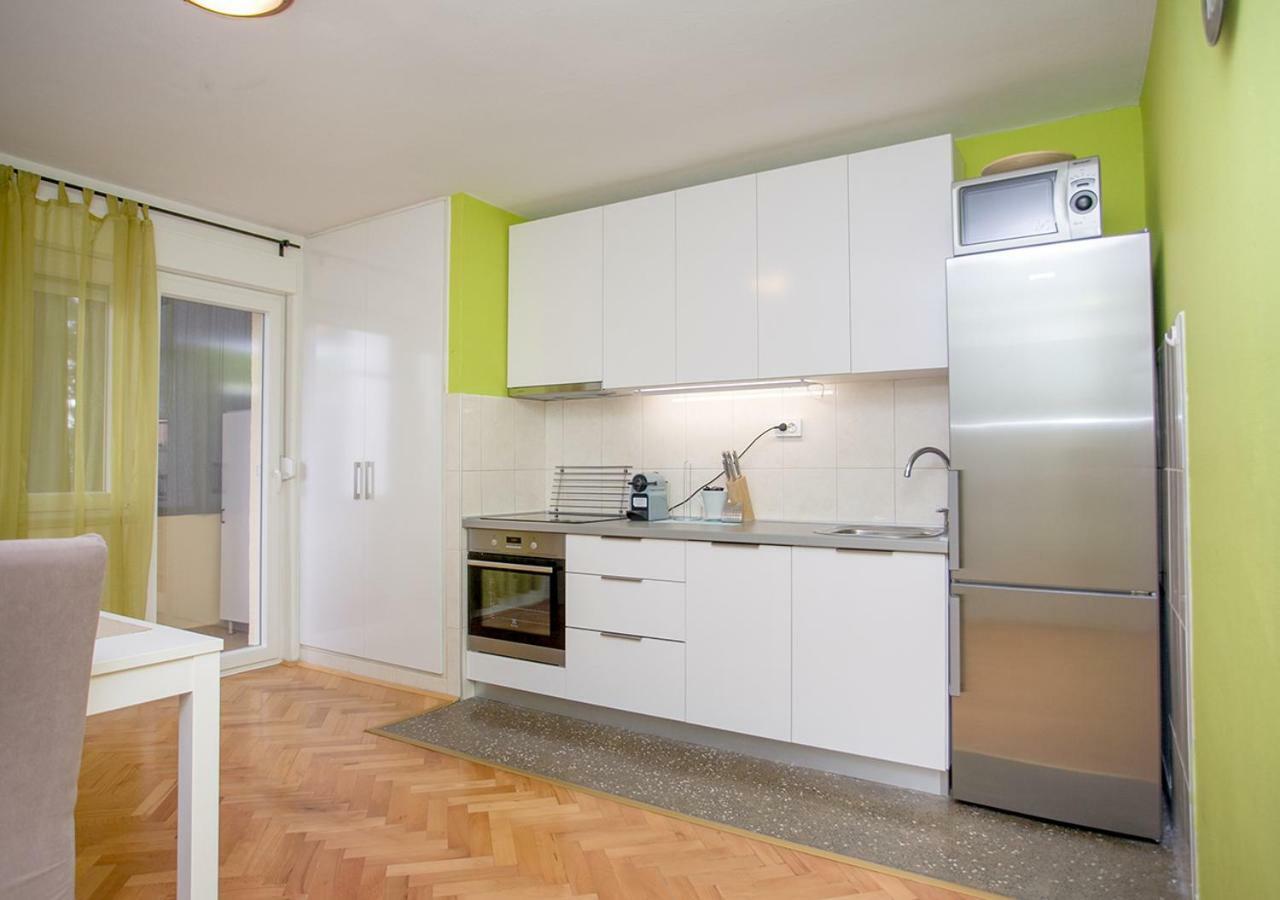 Apartment Omis Holiday Eksteriør bilde