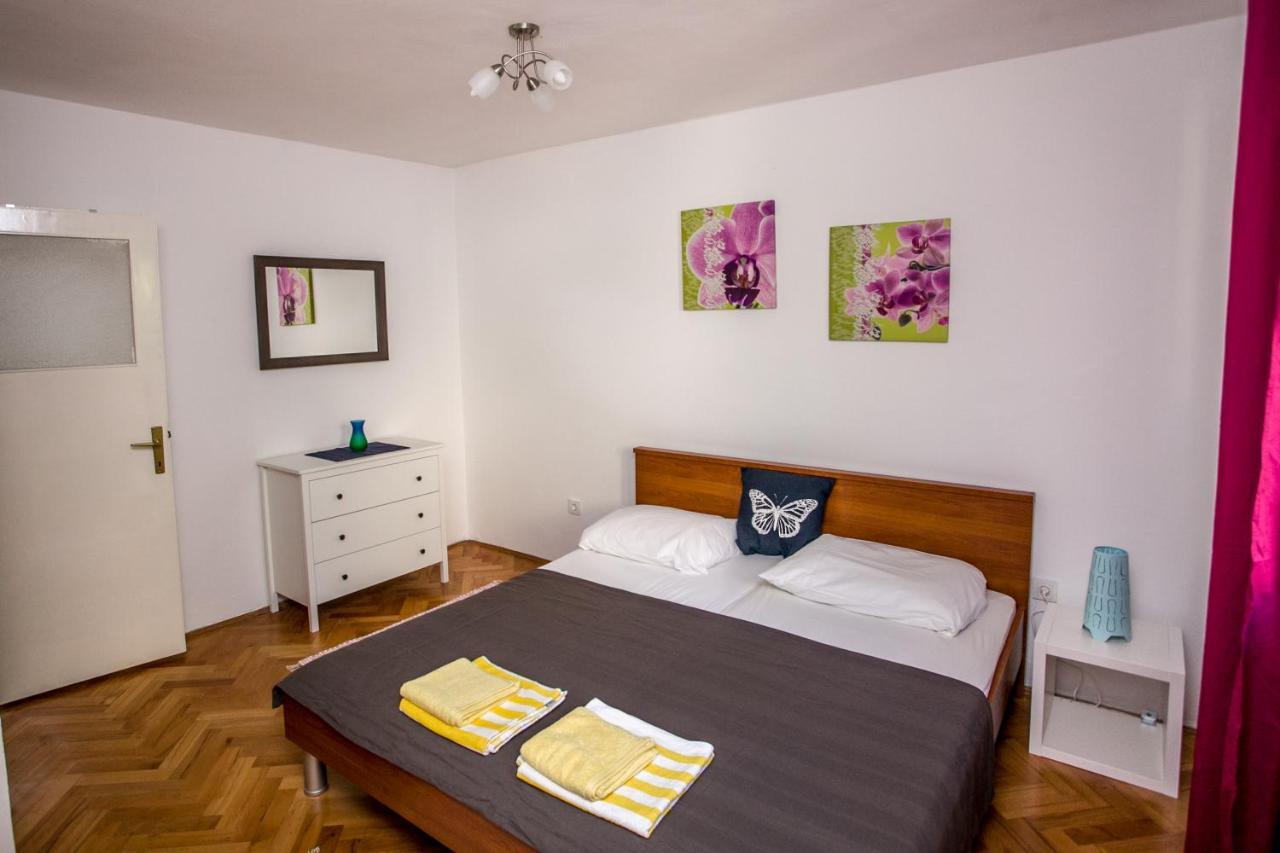 Apartment Omis Holiday Eksteriør bilde